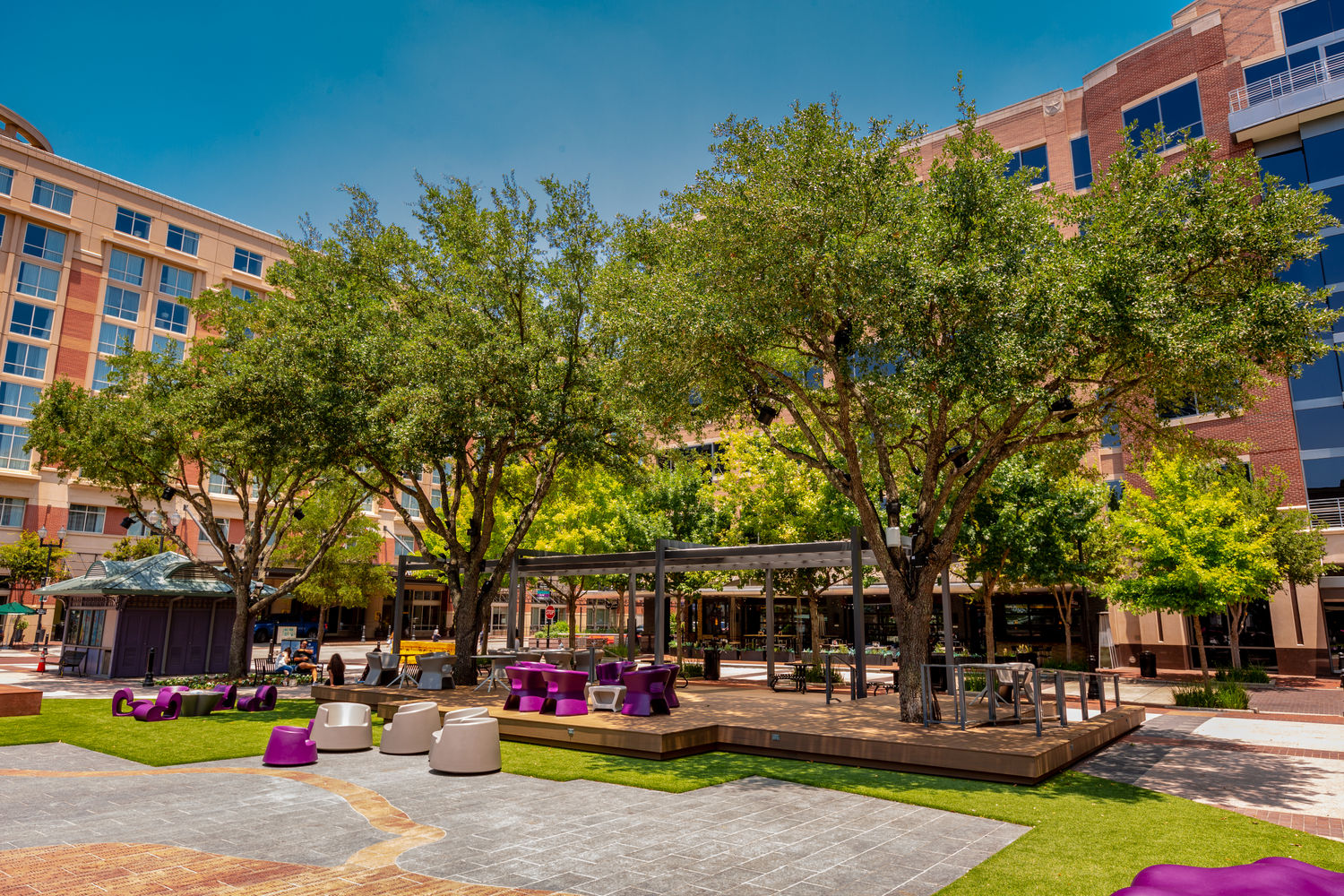 The plaza and green spaces of Sugar Land Town Square